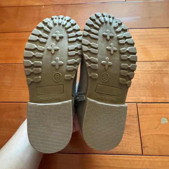 Old Navy New Toddler Boot Shoes Size 8 NWOT - Picture 4 of 5